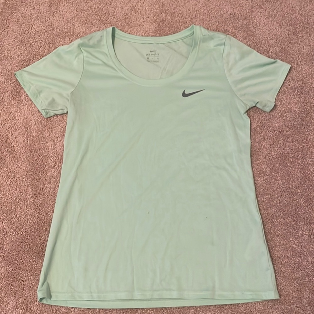Athletic shirt
